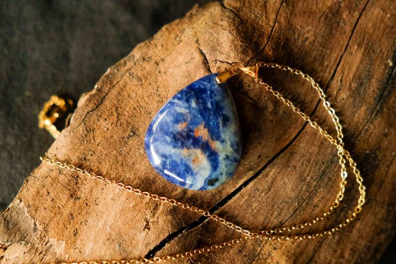 Sodalith Anhänger Kette | Kristallstein Mineral Edelstein von karma108crafts