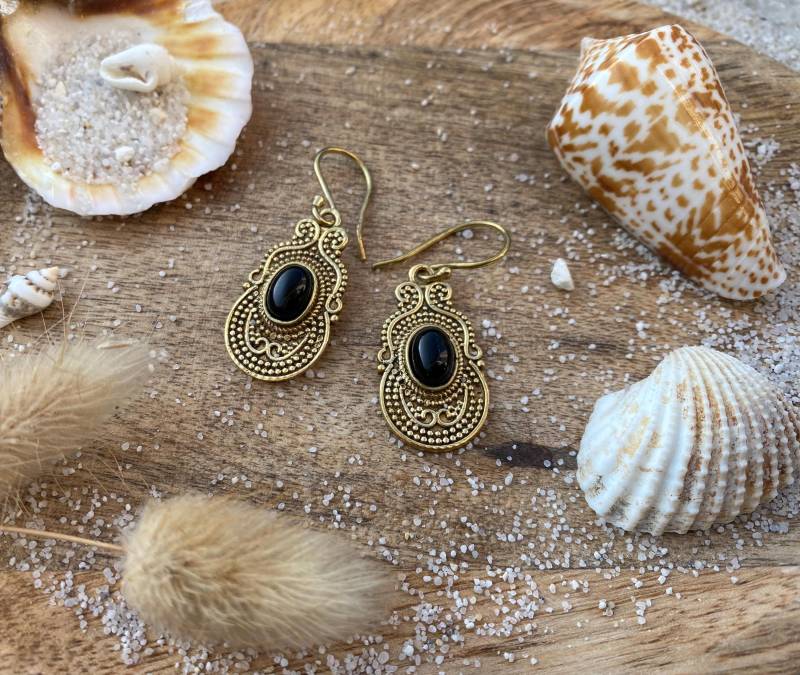 Handgemachte Messing-Ohrringe Mit Schwarzem Turmalin | Gitarrenform Boho Schmuck Festival Ohrringe Geschenk Für Sie von karmaandcotton2025