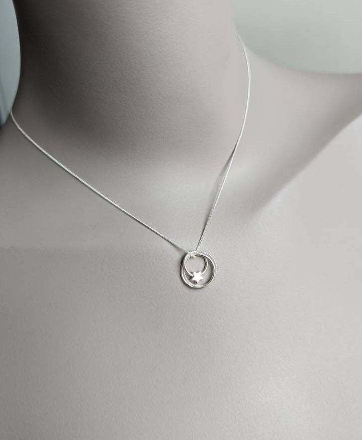 Winziger Stern Halskette, Drei Silberringe Silber 3 Ring Anhänger, 30.geburtstag Geschenk, Eternity Handgefertigt in Grossbritannien von karmasilver