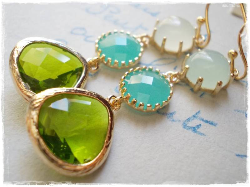 Blau Grün Gold Ohrringe Mint Blau Peridot Opal Glas Tropfen Vergoldet Baumeln Für Frauen Mädchen Geschenk von karmelidesigns