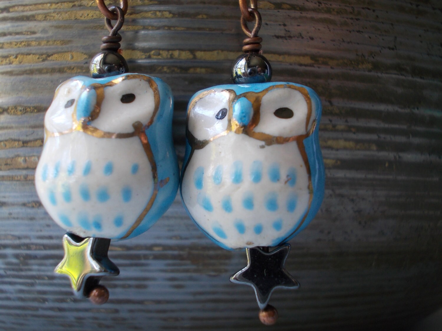 Blaue Eule Ohrringe, Mit Pyrit Stern, Stein Keramik Glasperle, Baumeln Ohrringe Für Frauen, Antikes Kupfer, Wald Niedlichen Blauen Gold Nacht Vogel von karmelidesigns