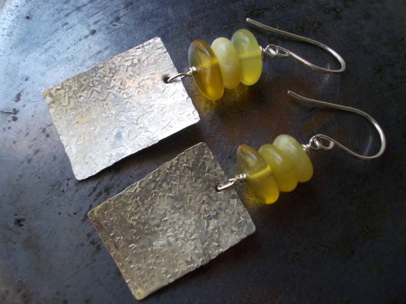 Gelber Opal Silber Ohrringe Sterling Natürliche Edelstein 925 Handgemachte Organisch Gehämmert Textur Geschmiedet von karmelidesigns