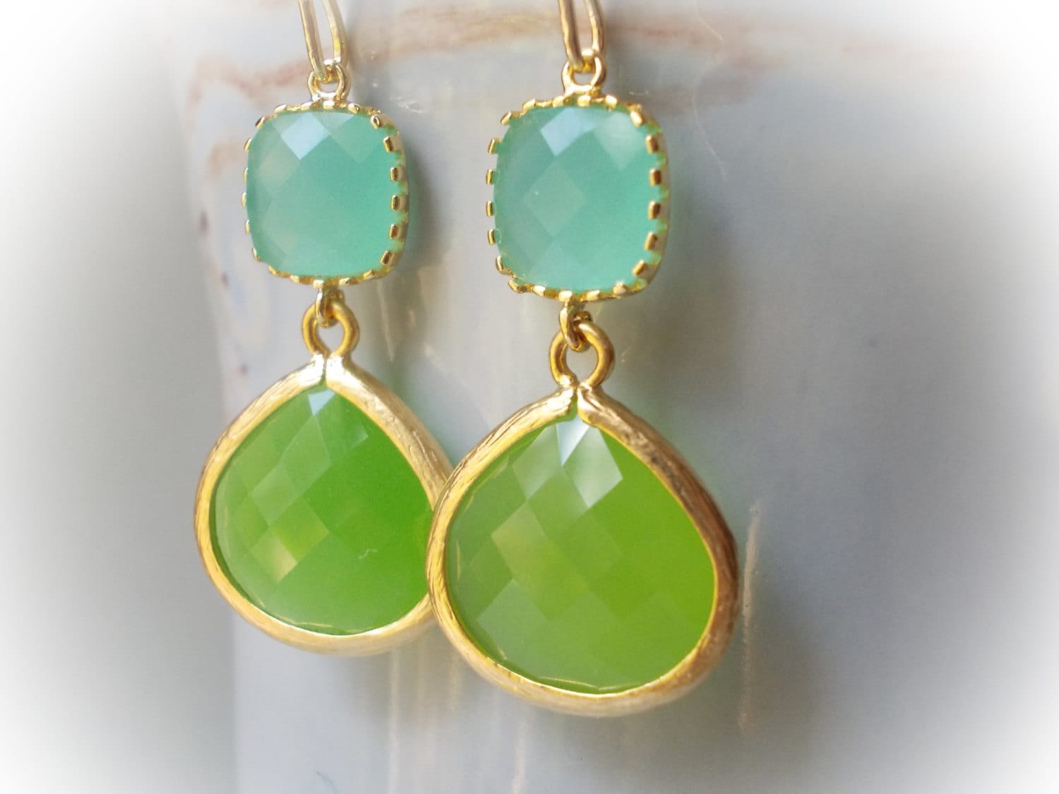 Grüne Jade Gold Ohrringe Mint Blau Glas Tropfen Brauts Schmuck Brautsjungfer Geschenk Für Mama von karmelidesigns