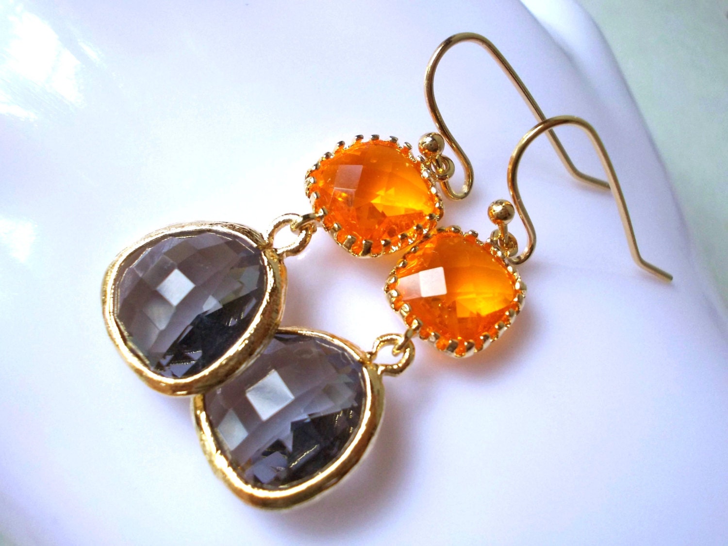 Sun & Charcoal Ohrringe - Lange Tropfen Vergoldet Modern Sonnenuntergang Orange Grau Schwarz Diamant Glas Eleganter Handgemachter Schmuck von karmelidesigns