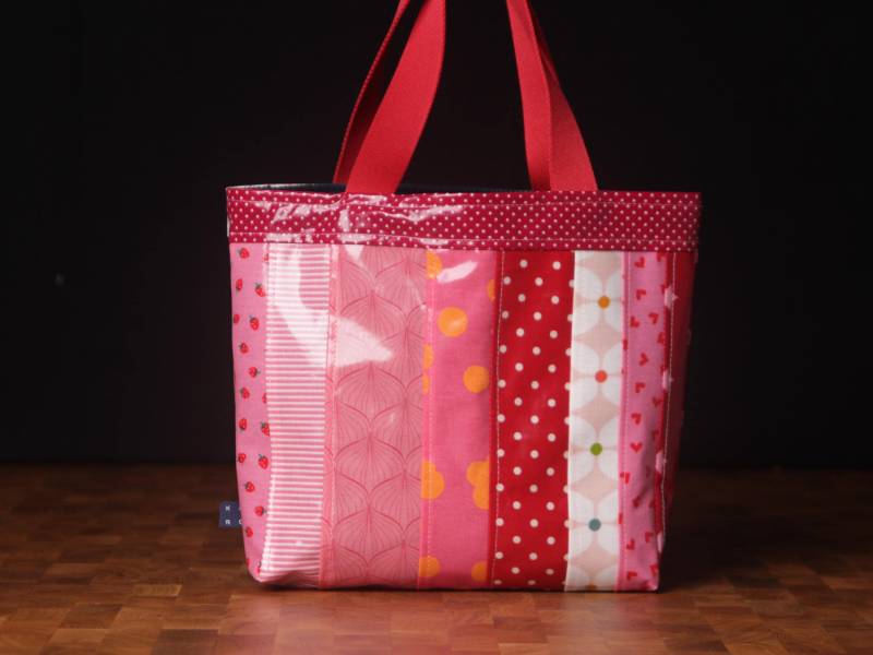 Unikat Kleiner Shopper Aus Hochwertigem Wachstuch Im Patchwork Design von karokaroShop
