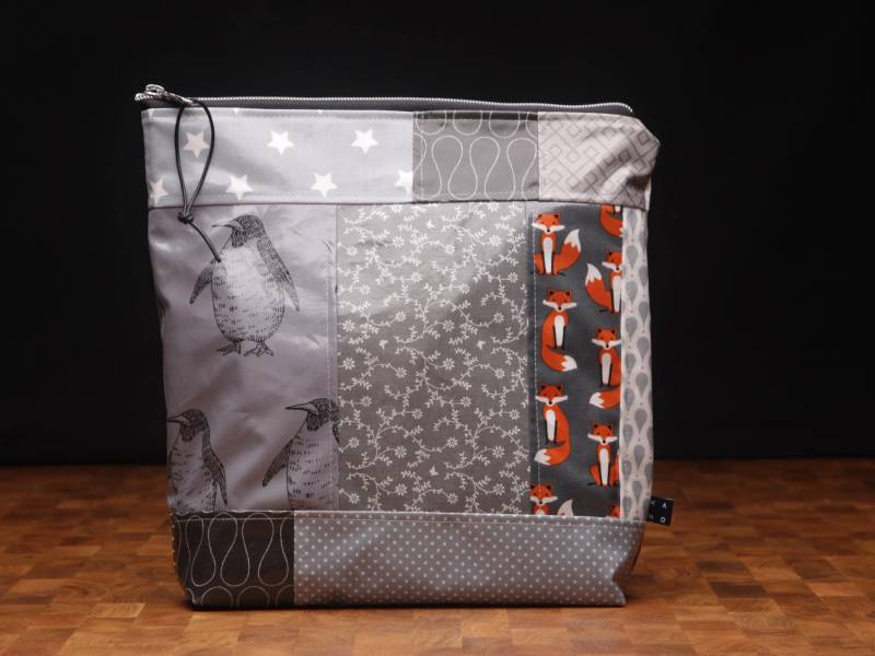Unikat Tasche Aus Hochwertigen Wachstüchern Im Patchwork Design Mit Reißverschluss Und Innenfutter | Mit Boden von karokaroShop