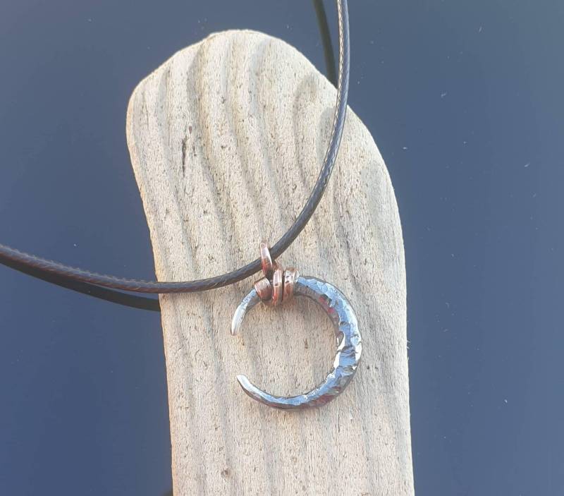 Halbmond Geschmiedet Sterling Silber Charm Anhänger Für Mann von karramba