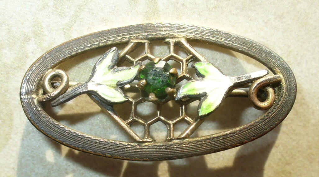 Antike Emaillierte & Grüne Stein Brosche Aus Vergoldetem Messing - Vintage Trachtenschmuck Antike Emaillierte & Grüne Stein Brosche Aus Vergoldetem Messing - Vintage Trachtenschmuck von karunadesigns