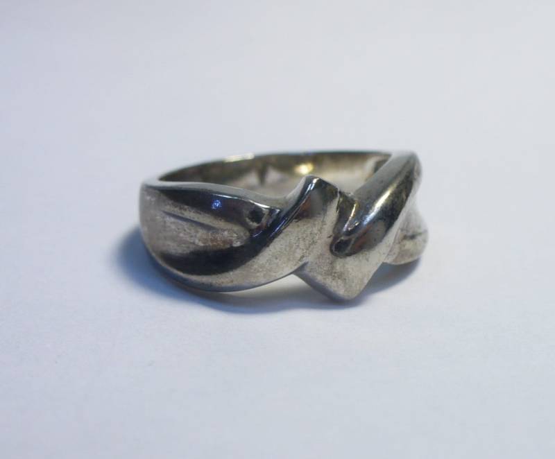 Vintage Gedrehter Knoten Sterling Silber Ring - Größe 7 Vintage Gedrehter Knoten Sterling Silber Ring - Größe 7 von karunadesigns