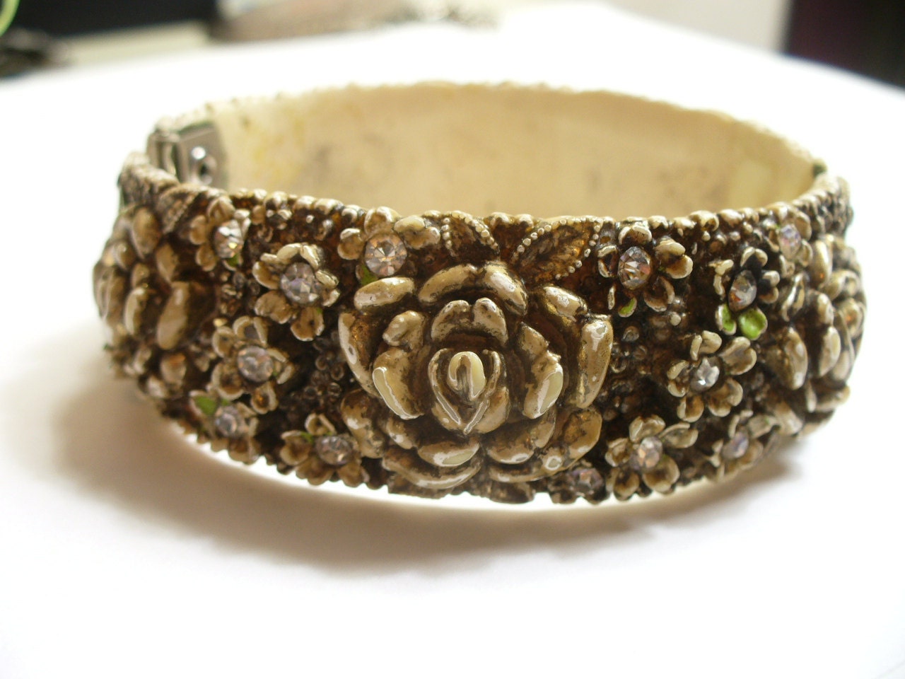 Vintage Unikat Celluloid Armreif Mit Blumen Und Strass - Modeschmuck Vintage Unikat Celluloid Armreif Mit Blumen Und Strass - Modeschmuck von karunadesigns