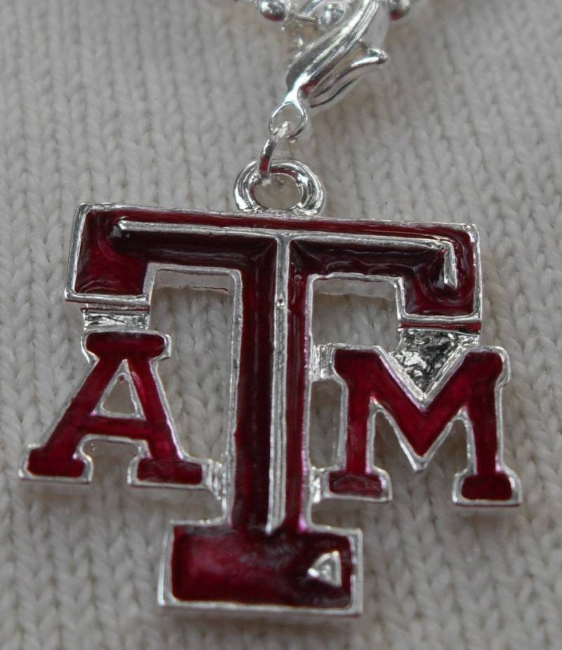 Aggie Offizielle Logo Charm Halskette Auf Silber Ball Kette Neu Aggie Offizielle Logo Charm Halskette Auf Silber Ball Kette Neu von kastex