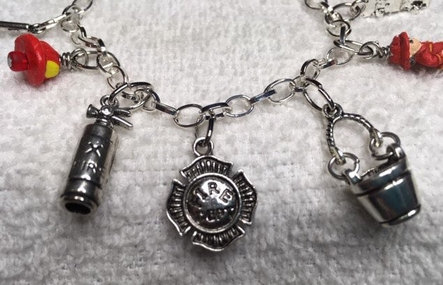 Sale Bettelarmband Feuerwehrmann Silber Charms Rot Handgefertigte Und Handbemalte Verstellbar von kastex