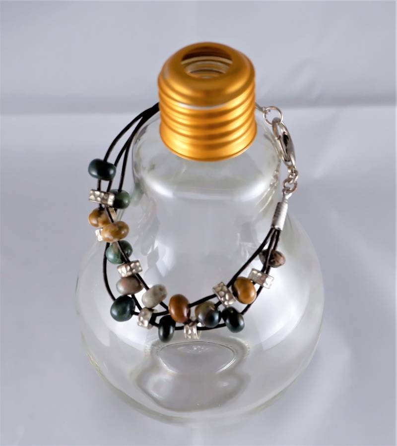 Gewebtes Lederarmband Mit Achatstein, Silberperlen Und Karabinerverschluss von katailjewelry