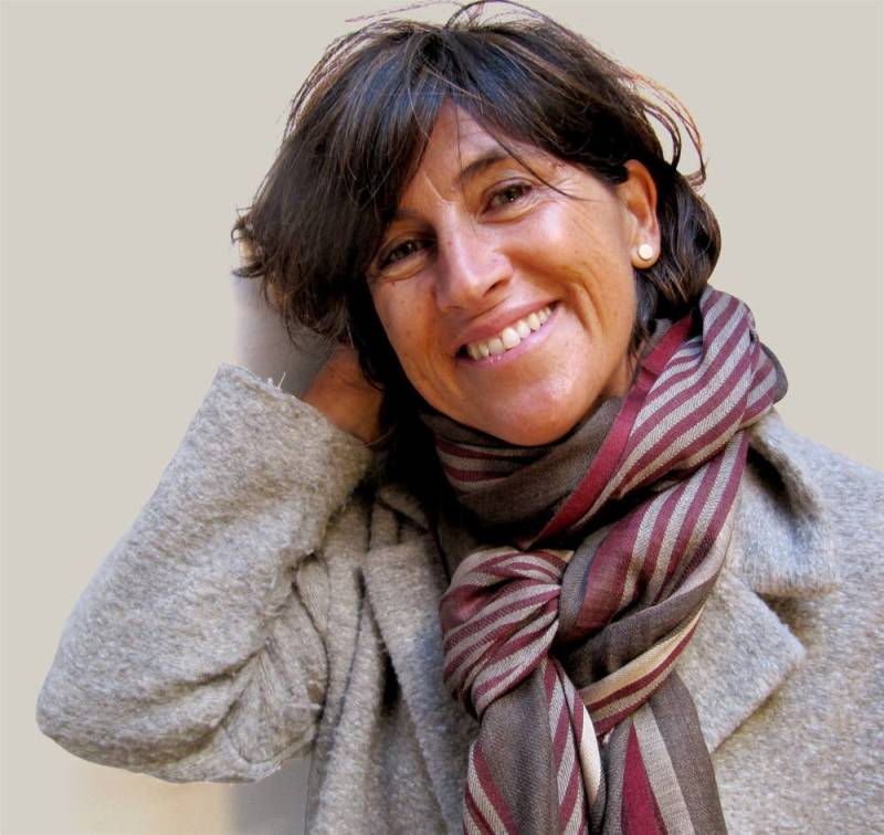 Damenschal Aus Wolle Und Seide Mit Streifenmuster in Burgunderrot, Braun Grau von katakdesign