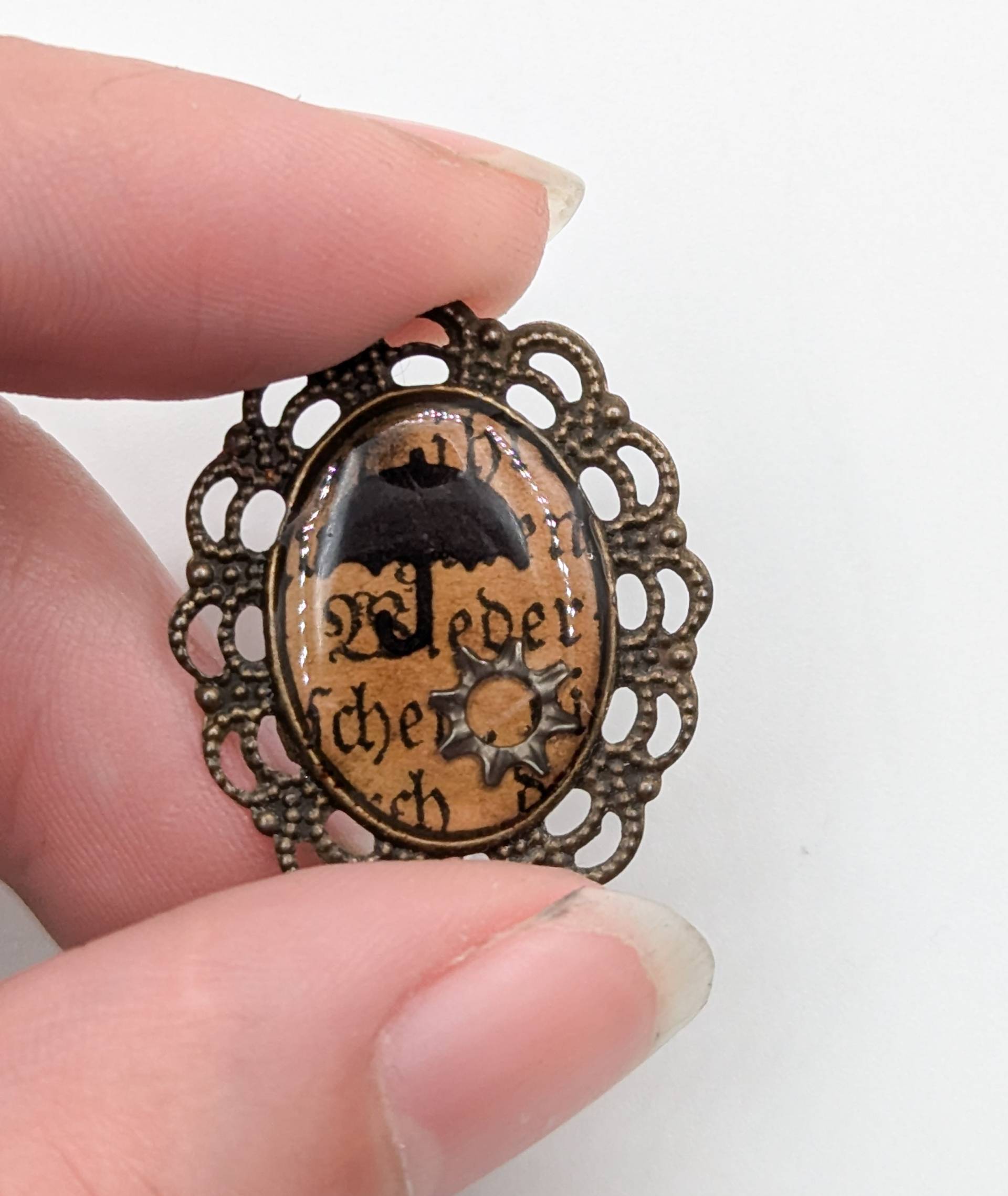 Kleine Steampunk Schirm Brosche Kleine Steampunk Schirm Brosche von katarinanavane