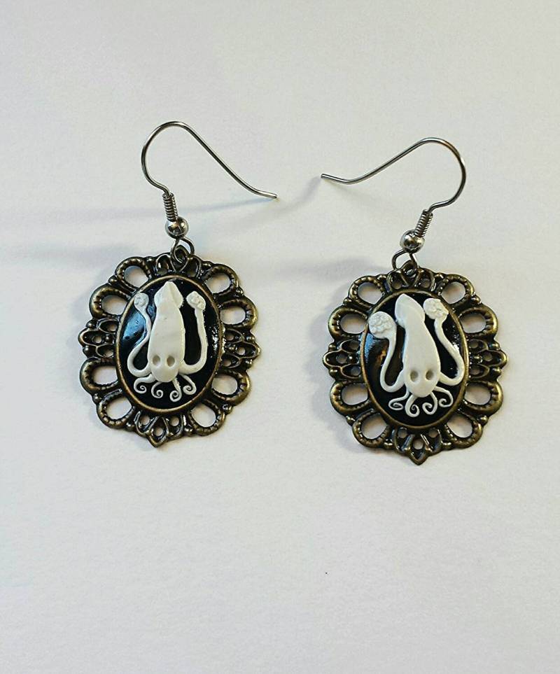 Tintenfisch Cameo Ohrringe Tintenfisch Cameo Ohrringe von katarinanavane