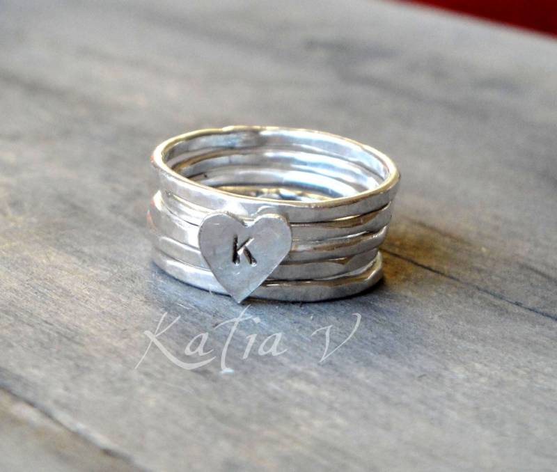 925 Sterling Silber Stapelringe Anfangsbuchstabe Herz Silberringe Stapelbar Schmuck Handgefertigtes Geschenk Für Sie von katerinaki1977