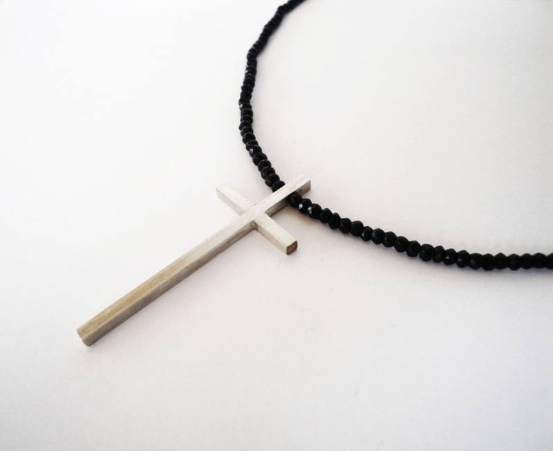 Handgemachte Sterlingsilber Kreuz Facettenreiche Schwarze Spinellperlen von katerinaki1977