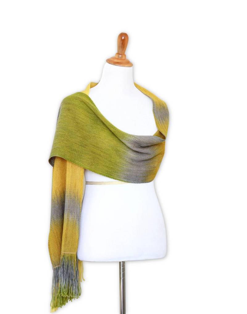 Gewebter Merino Wollschal in Den Farben Gelb, Senf, Grau Und Moosgrün von katerynaG