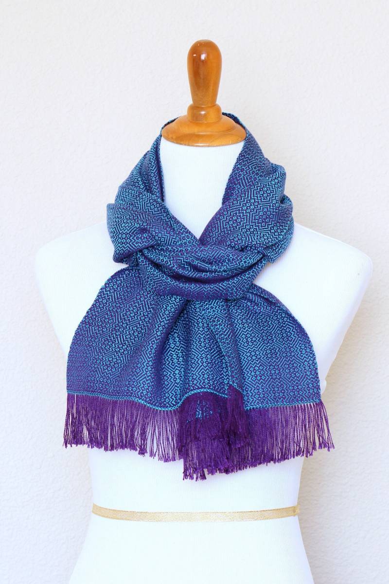 Handgewebter Schal Lila Und Blau Fransen Wrap von katerynaG