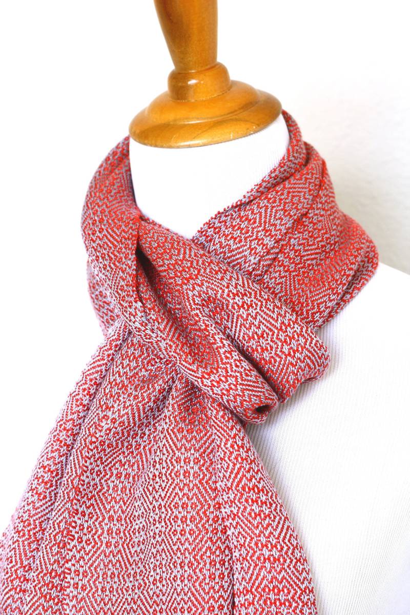 Handgewebter Schal Luxus Silber & Rot Fransen Wrap von katerynaG