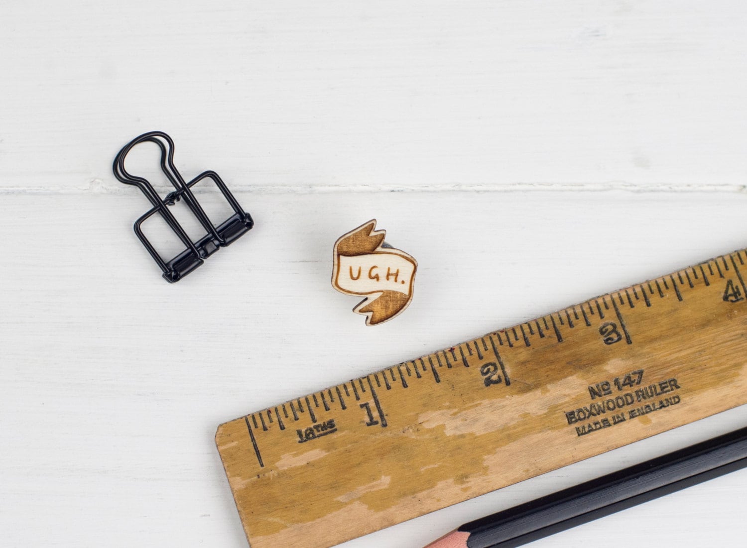Ugh Mini Holz Pin von kateslittlestore
