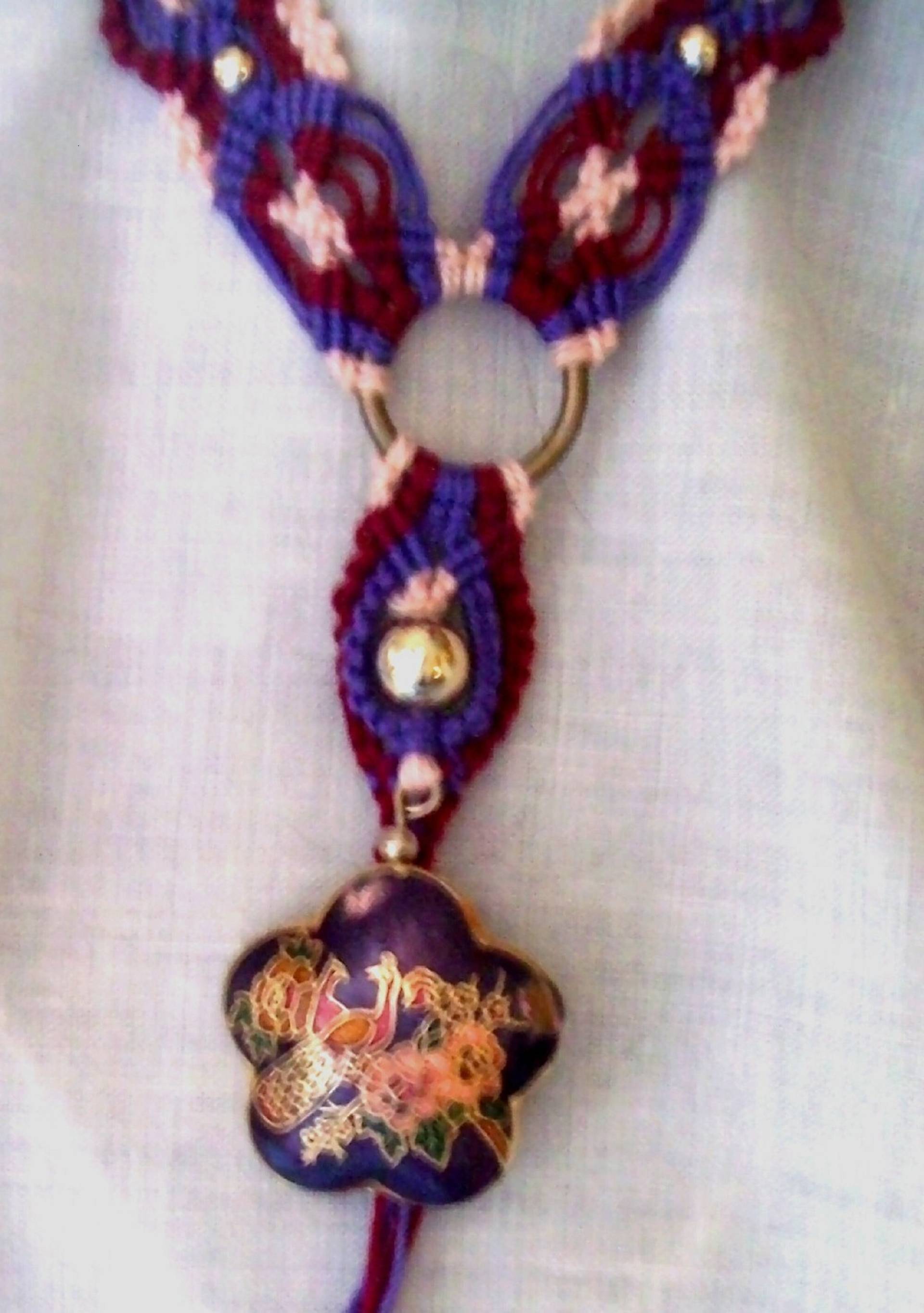 Makramee Halskette Mit Cloisonne Anhänger Makramee Halskette Mit Cloisonne Anhänger von kathiescreativity
