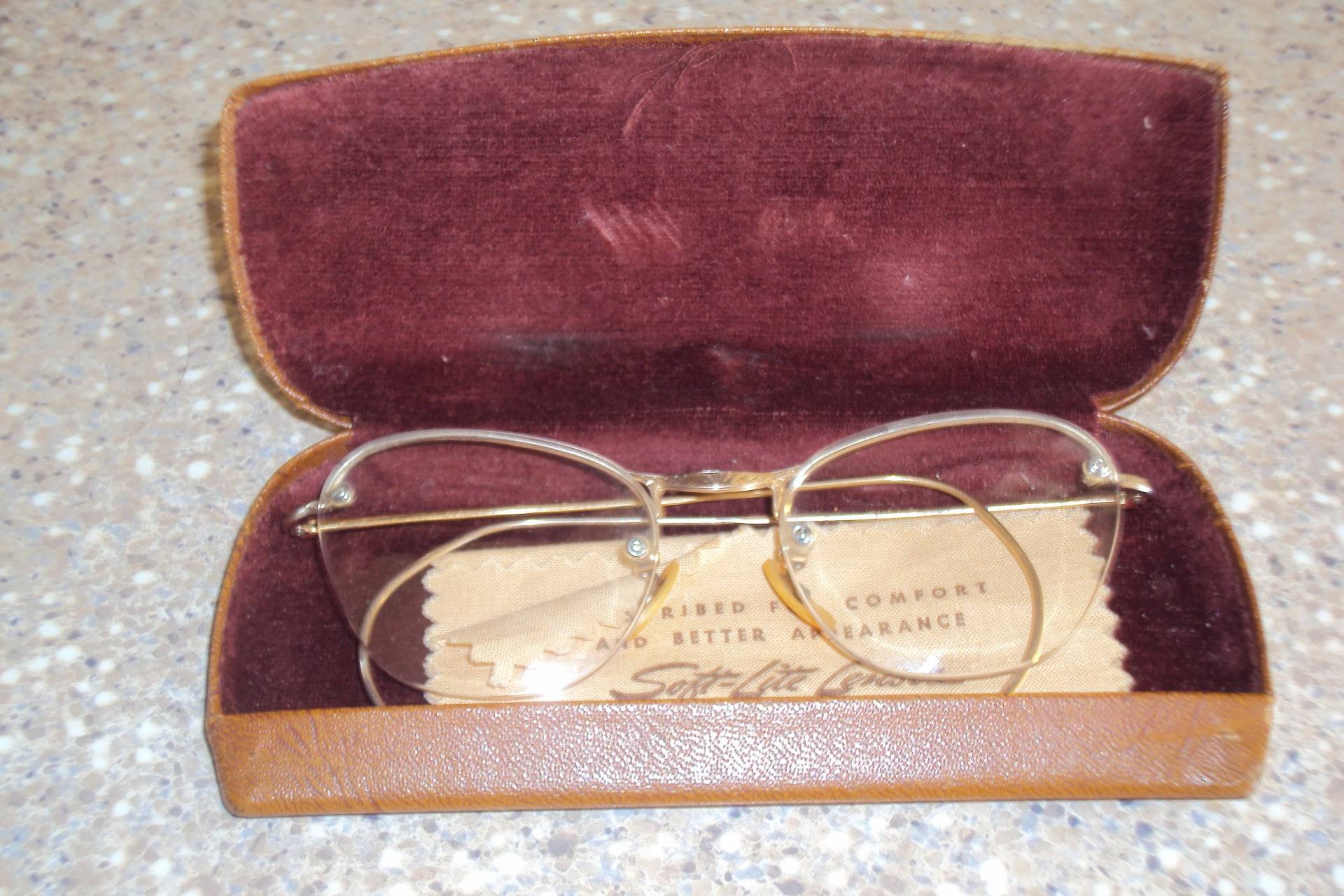 1950Er Gold Teilweise Metallrand Kleine Zierliche Zierliche Brillengläser/ 50Er Jahre Brillenetffer/Tuch/Brillen/Brillen Requisiten/steampunk Brillen von kathysfuncreations