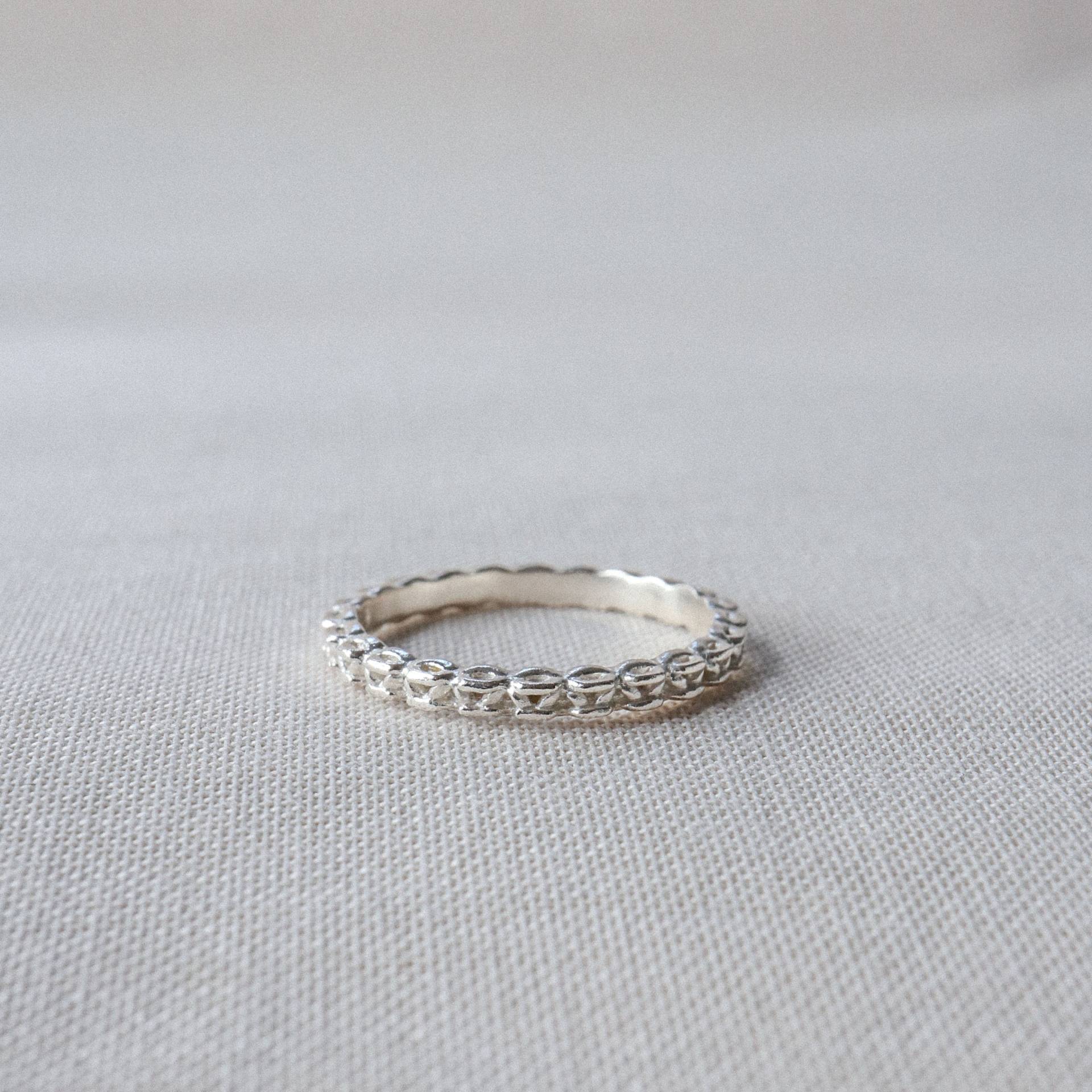 Klara Slim ~ Zierlicher Silberring Klara Slim ~ Zierlicher Silberring von katieboyleshop