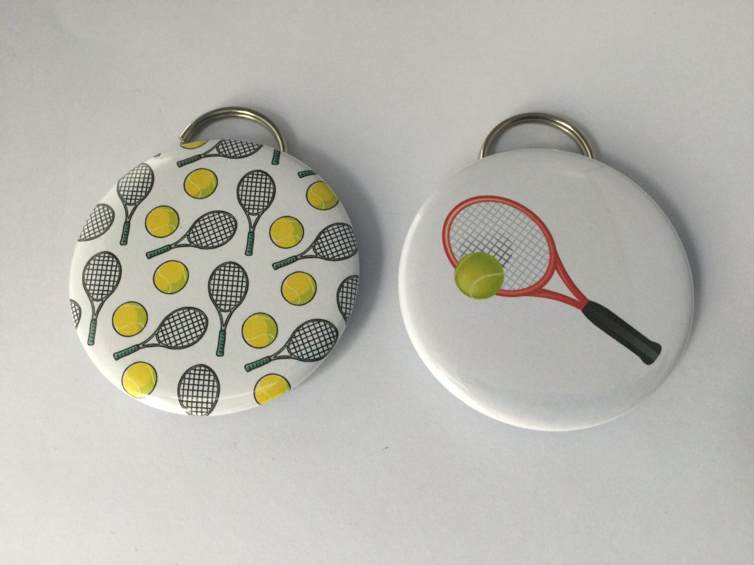 Tennis Flaschenöffner Schlüsselanhänger, Taschenspiegel Und Magnete, Geschenke Für Tennis, Tennisgeschenke, Können Mit Namen Angepasst Werden von katiefavors