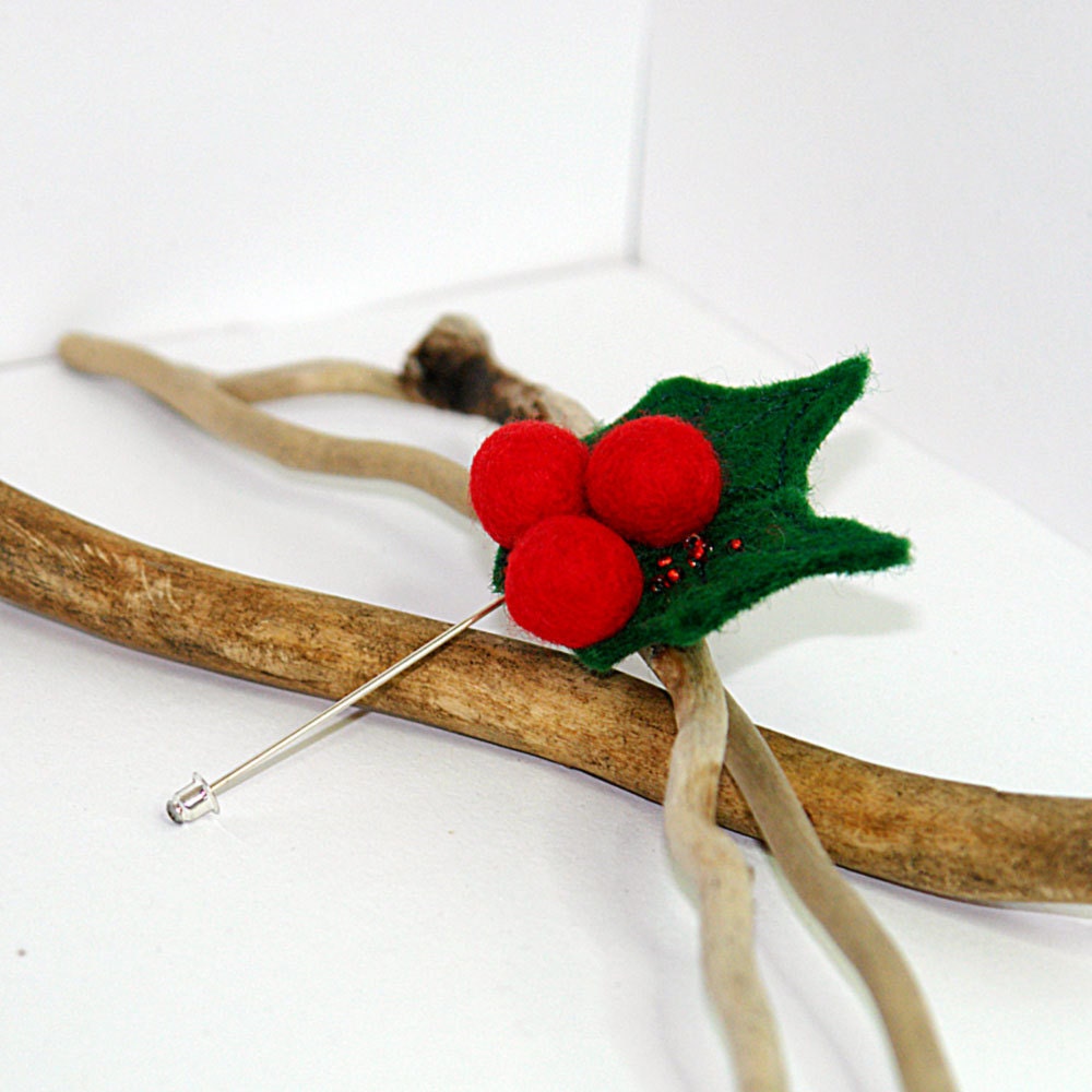 Gefilzte Brosche - Holly Berry Pin, Weihnachtsbrosche, Rot Und Grün, Feiertagsgeschenk, Boutonniere Gefilzte Brosche - Holly Berry Pin, Weihnachtsbrosche, Rot Und Grün, Feiertagsgeschenk, Boutonniere von katinytis