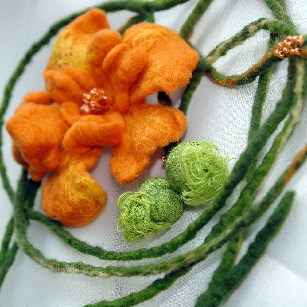 Ringelblume, Gefilzte Grüner Filzgürtel, Ringelblumen Brosche, Filzgürtel Auf Bestellung Ringelblume, Gefilzte Grüner Filzgürtel, Ringelblumen Brosche, Filzgürtel Auf Bestellung von katinytis