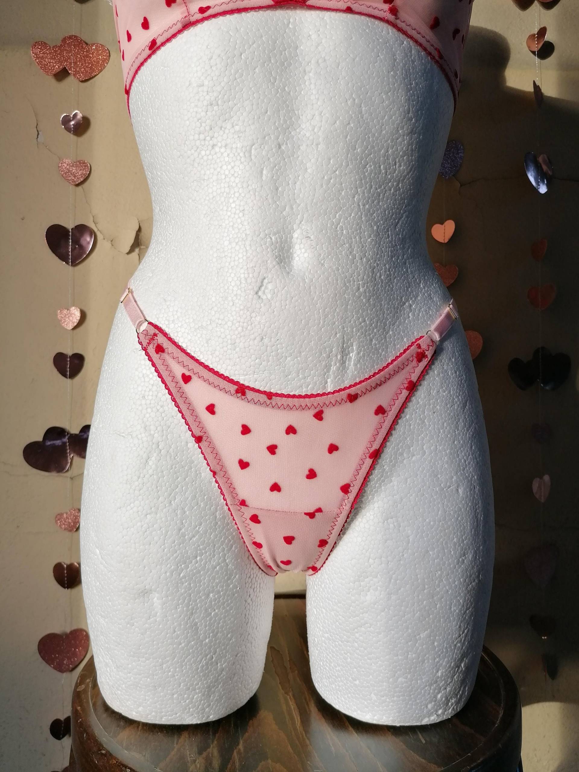 Rosa Mesh Tanga Mit Roten Herzchen Rosa Mesh Tanga Mit Roten Herzchen von katmaunz
