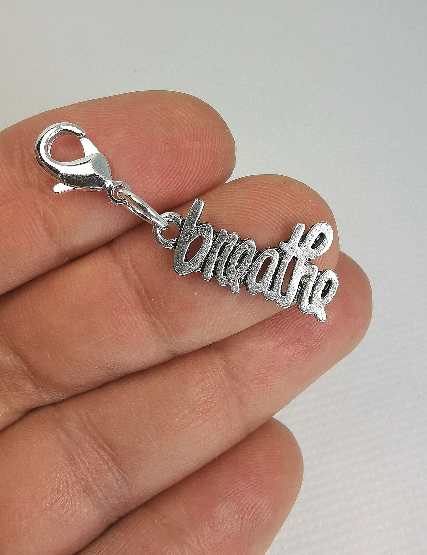 Atmen Stress Relief Erinnerung Charme | Clip Auf Charm Yoga Zen Anhänger Breathe Geldbörse 24 Atmen Stress Relief Erinnerung Charme | Clip Auf Charm Yoga Zen Anhänger Breathe Geldbörse 24 von katscharms