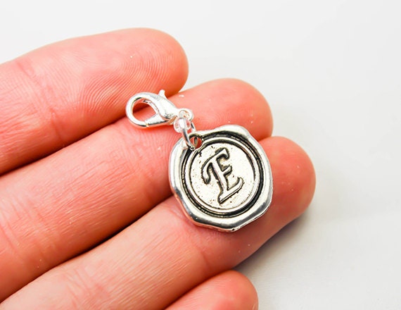 Buchstaben Clip On Charm | Buchstabe E Auf Anfangsanhänger Alphabet-Clip Reißverschluss Charms Personalisieren Sie Anfangsarmband-Charme Scc782 von katscharms