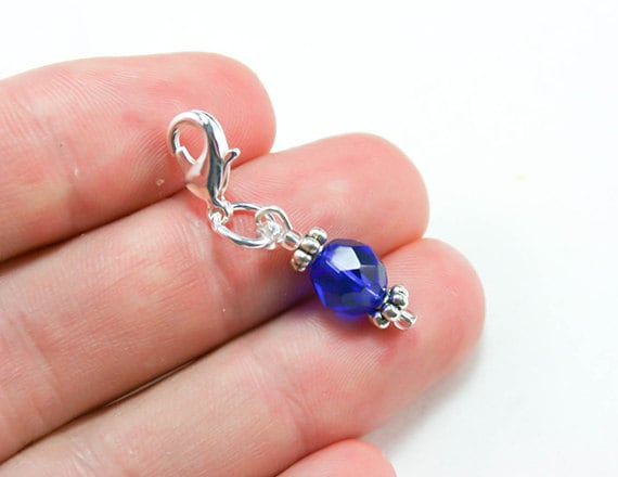 Dunkelblau Kristall Charme. Blaue Geburt Stein September Scc220 von katscharms