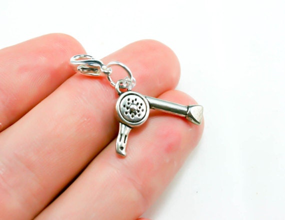 Hairstylist Anhänger | Fön Armband Charm Friseur Charme Planerklammer Reißverschluss-Klammer Clip An Der Geldbörse Taschenclip Scc306 von katscharms