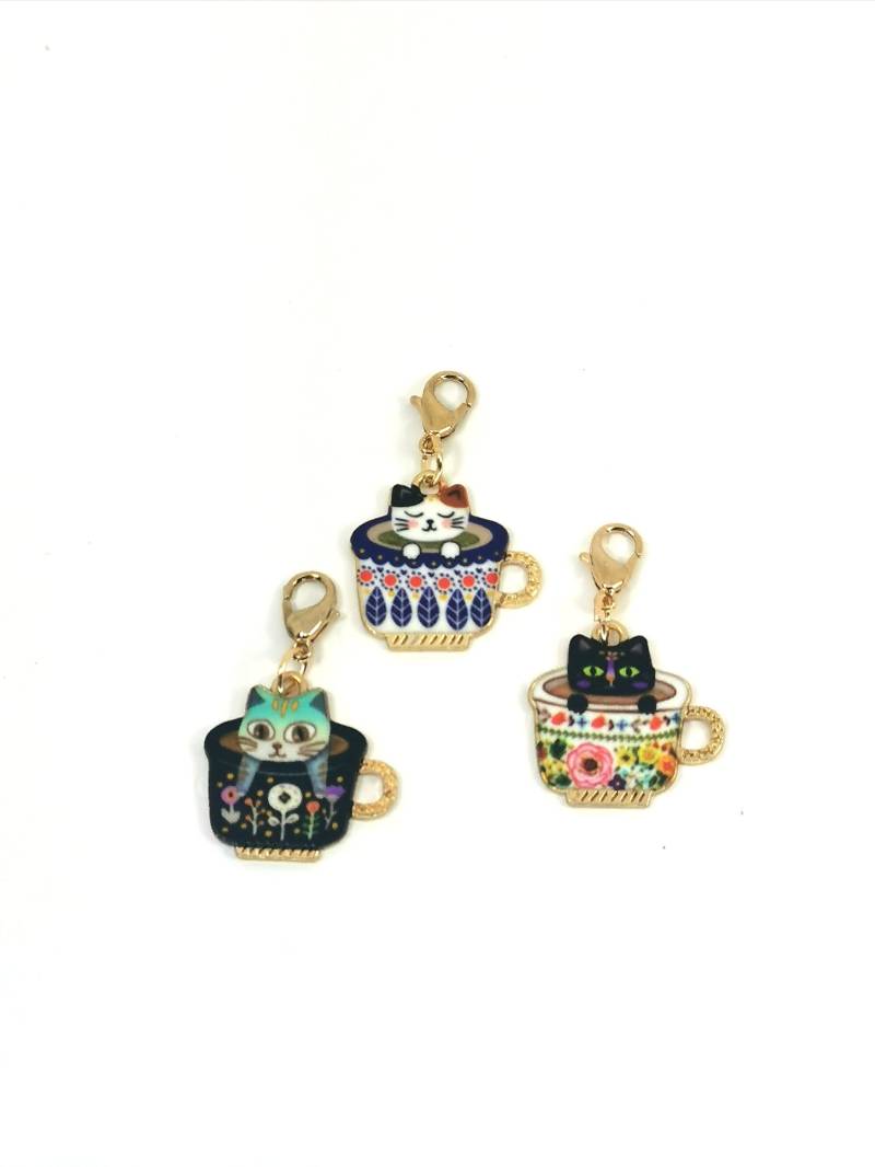 Katzenclip Am Charm. Katze Armband Süßer Katzen-Anhänger. in Der Tasse - Reißverschluss Charme Katzen Journal Scc515 von katscharms