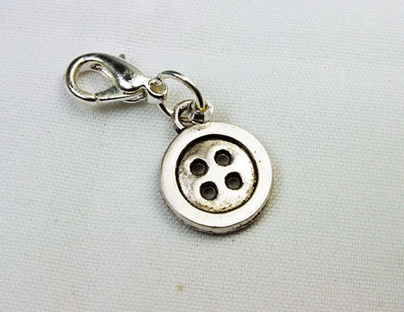 Knopf-Anhänger. Knopf Nähen Charm - Näherin Charm. Armband Liebe Zu Charme Nähen Zipper Pull Scc514 von katscharms