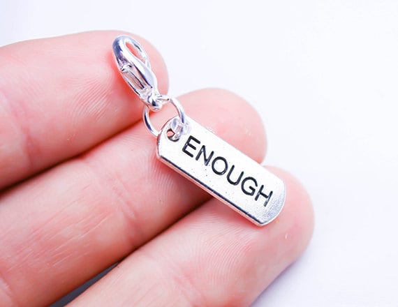 Positivität Geschenk Charm | Ich Bin Genug Genug Charme Affirmation Geschenkanhänger Reißverschluss Geldbörse Armbandcharme Anhänger Charms 614 von katscharms