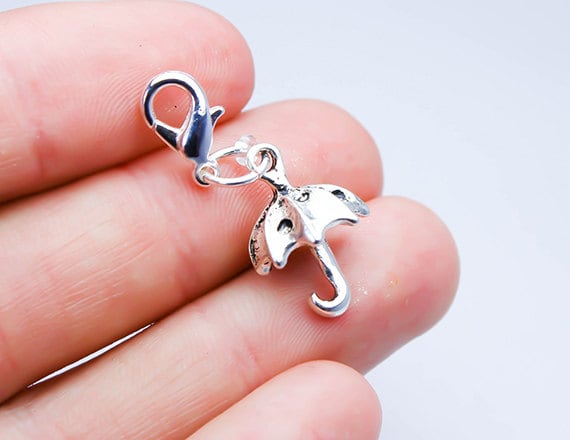 Regenschirm Charm - Im Regen Stehen Charme Schutz Baby-Dusche Armband Scc603 von katscharms