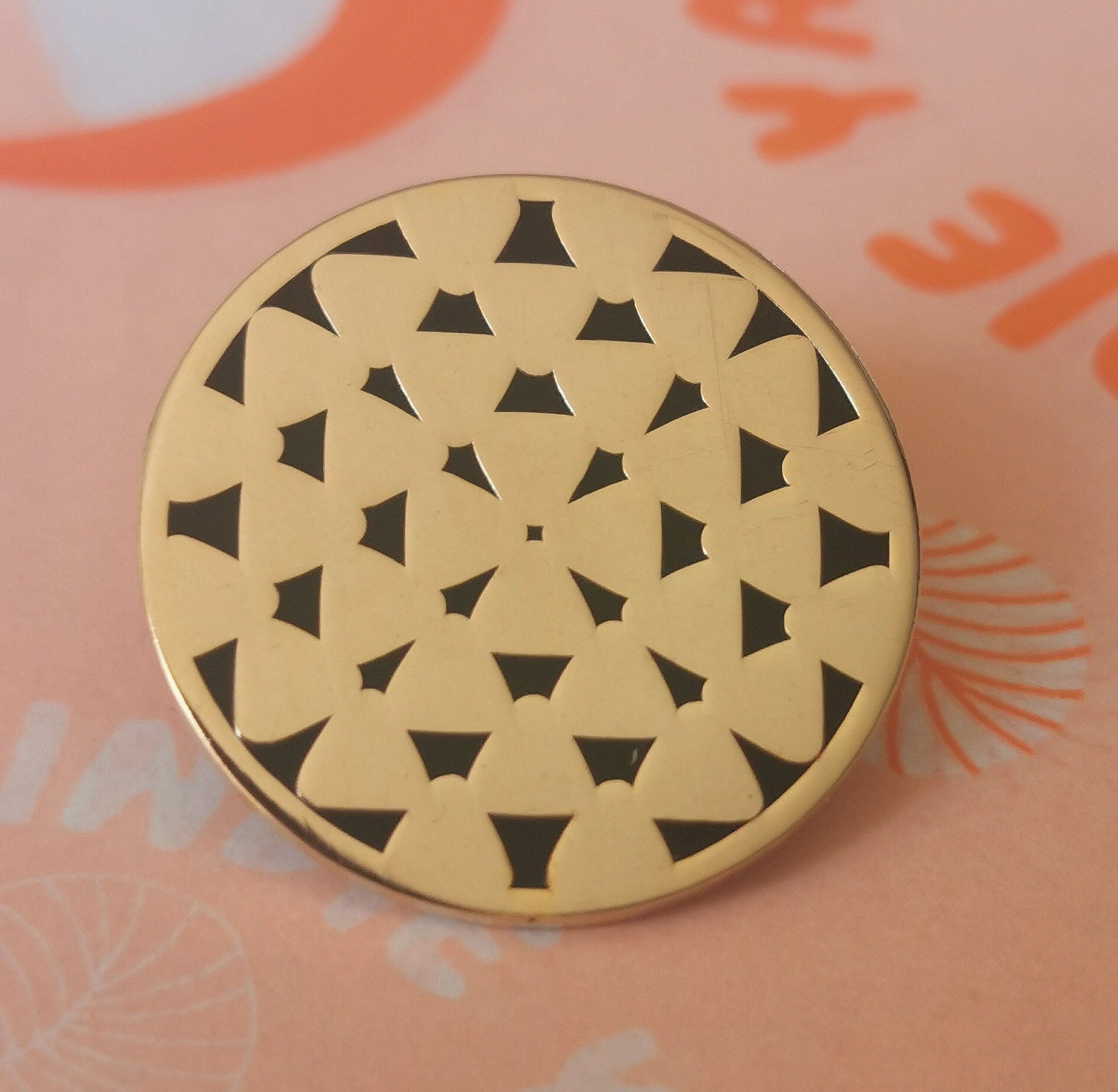 Crochet Stitch Abstrakte Emaille Pin Von Katy Stevens Studio | Indie Yarn Club von katystevensstudio