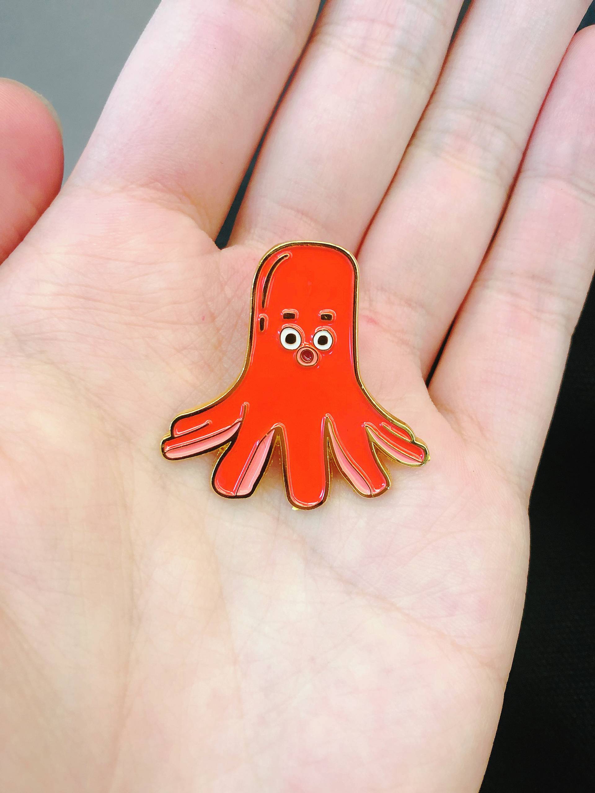 28 Wurst Oktopus-Brosche/Anstecknadel Emaille 28 Wurst Oktopus-Brosche/Anstecknadel Emaille von kazychanillustration