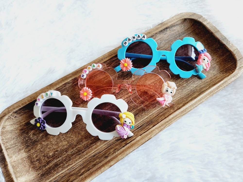 Personalisierte Sonnenbrille Für Kinder, Sonnenblumen, Blumenmädchen Geschenk, Vorschlag, Name Sonnenbrille, Kleinkinder von kbcreatedco