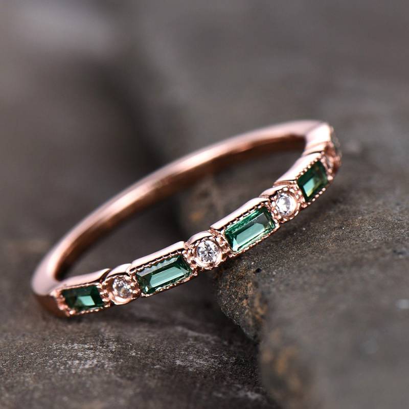 Smaragd Hochzeit Band Halbe Eternity Art Deco Stapeln Ehering Jahrestag Ring Sterling Silber Rose Vergoldet Milgrain von kbestdesign
