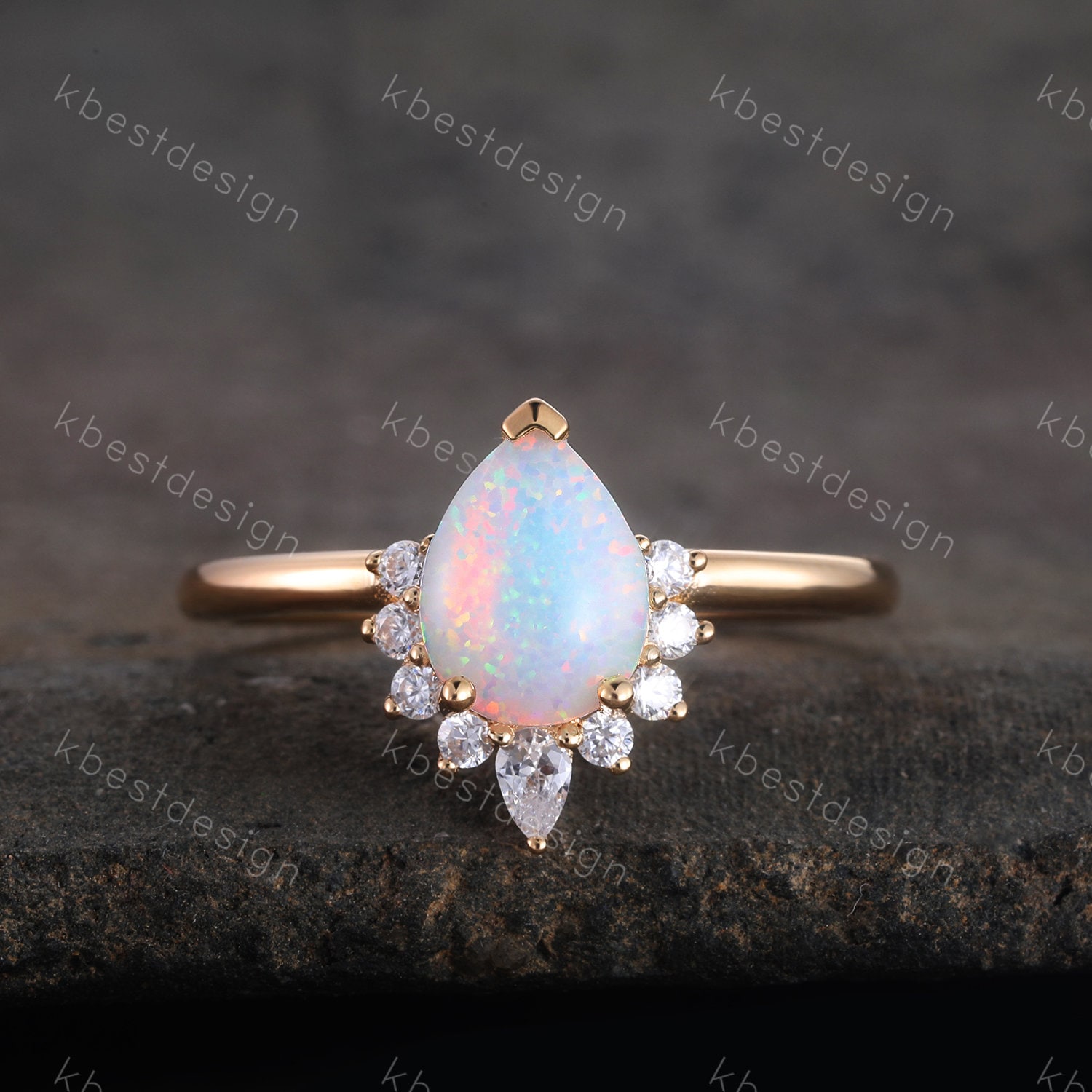 Weißer Opalring, Verlobungsring in Birnenform, Gelbgoldring Für Frauen, Opal Solitärring, Einzigartiger Braut Ehering, Versprechen von kbestdesign