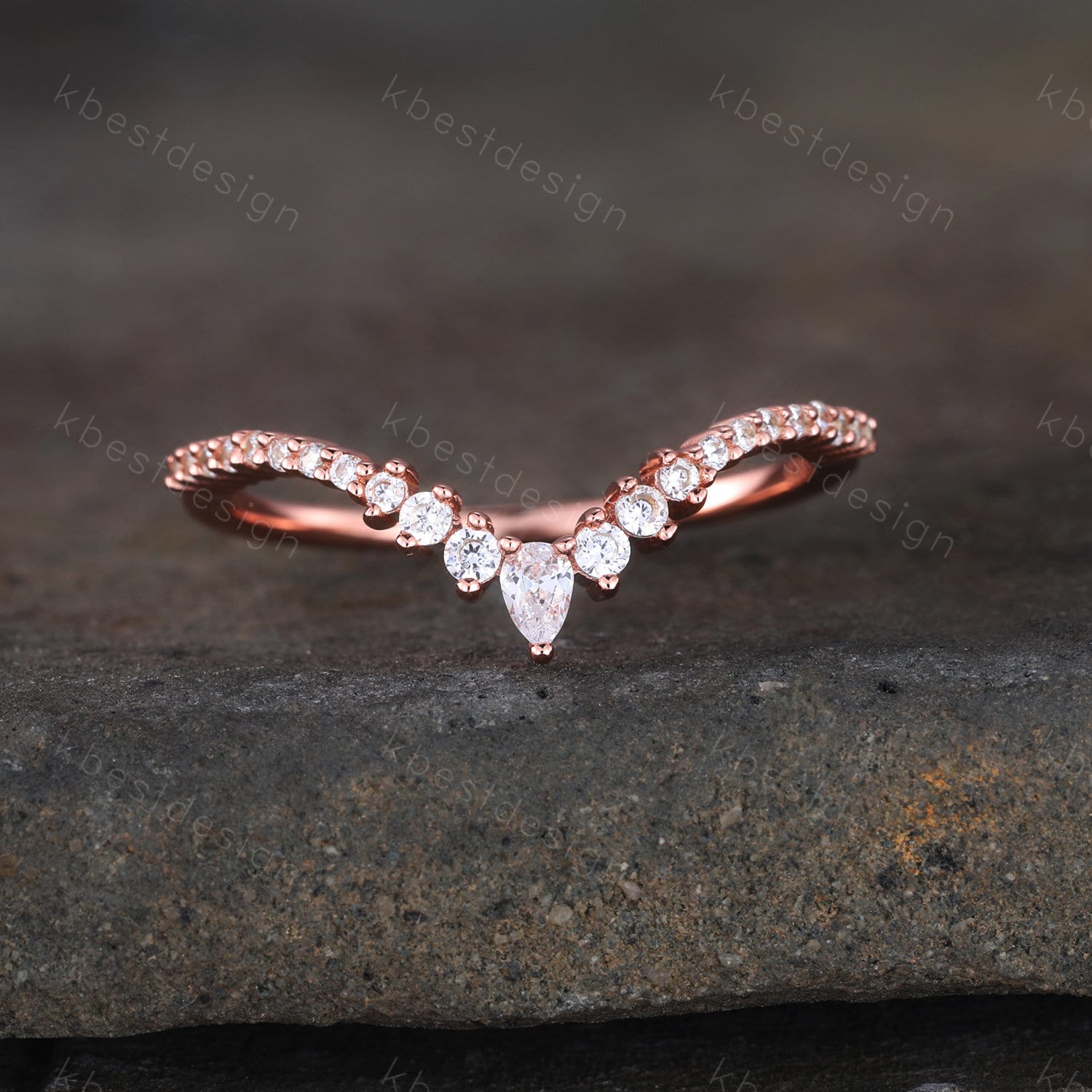 Zarter Chevron Ring Roségold Für Frauen Diamant Cz Eternity Stapelbares Hochzeitsband Unikat Gewölbt Passend Braut Jahrestag Geschenk von kbestdesign