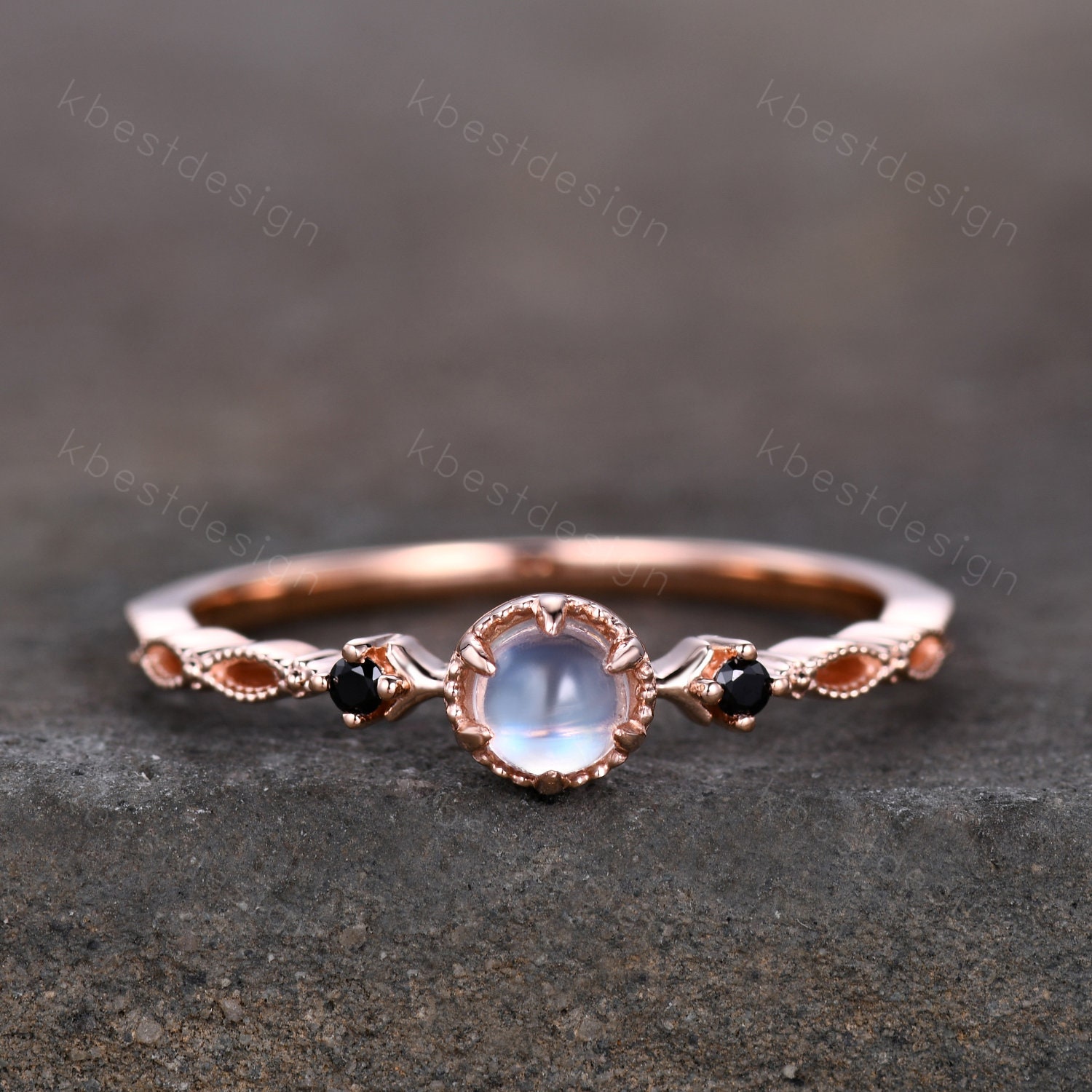 Zierlicher Regenbogen Mondstein Verlobungsring Rose Gold Schwarz Spinell Ehering Art Deco Unikat Brautring Versprechen Jahrestag Ring von kbestdesign