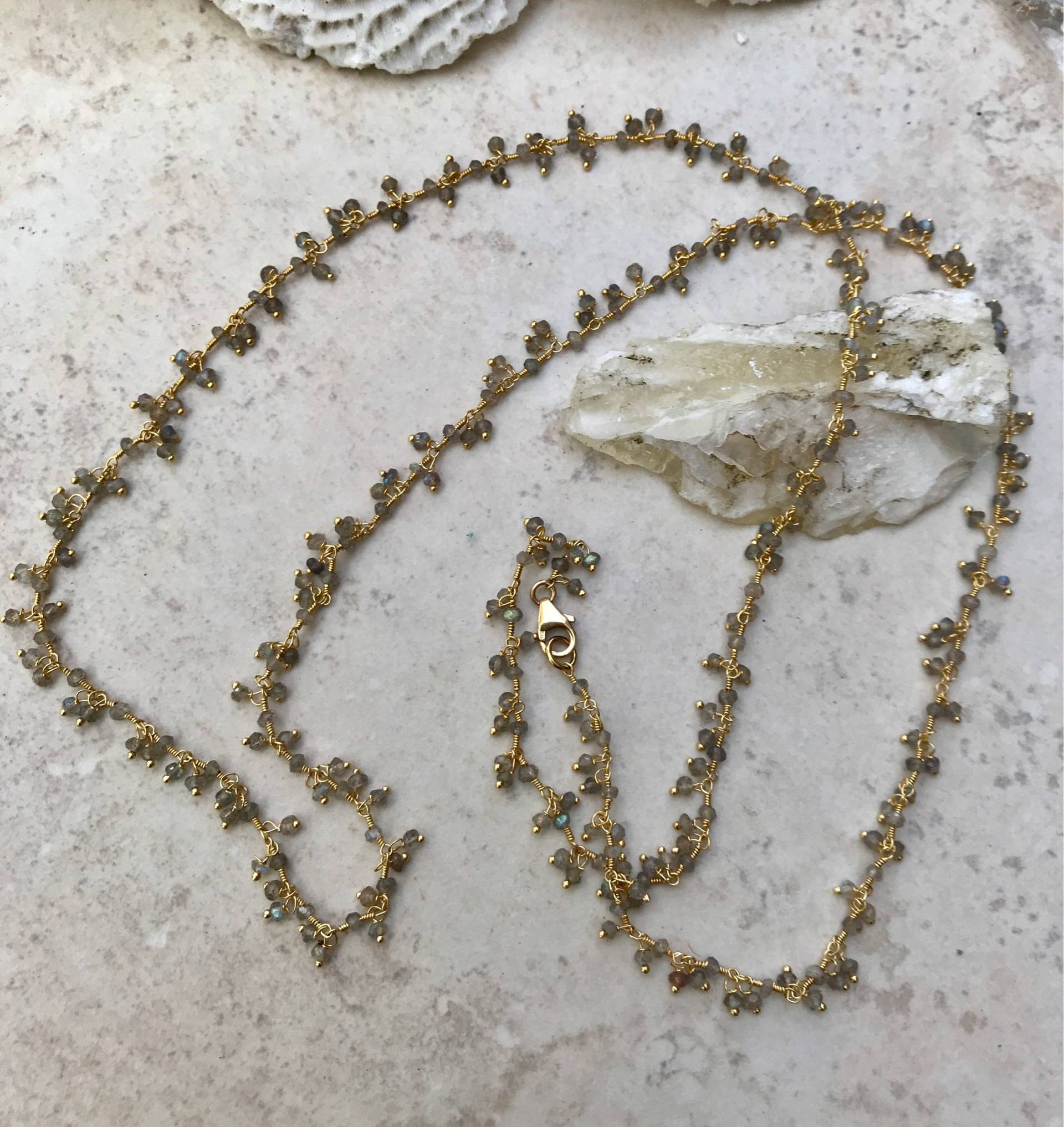Lange Gold Gefüllt Schichtung Halskette Mit Winzigen Baumelnden Facettierten Labradorit Edelsteine Lange Gold Gefüllt Schichtung Halskette Mit Winzigen Baumelnden Facettierten Labradorit Edelsteine von kcladyfish