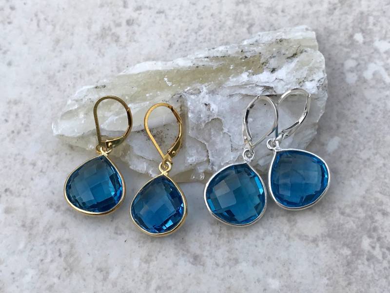 London Blue Quartz Faceted Bezel Set Tropfen Ohrringe in Sterling Silber Oder 14Ct Gold Fill London Blue Quartz Faceted Bezel Set Tropfen Ohrringe in Sterling Silber Oder 14Ct Gold Fill von kcladyfish